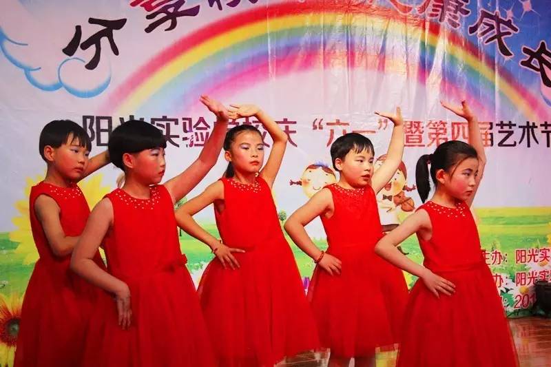五年级最新舞蹈视频，引领孩子舞动童年！